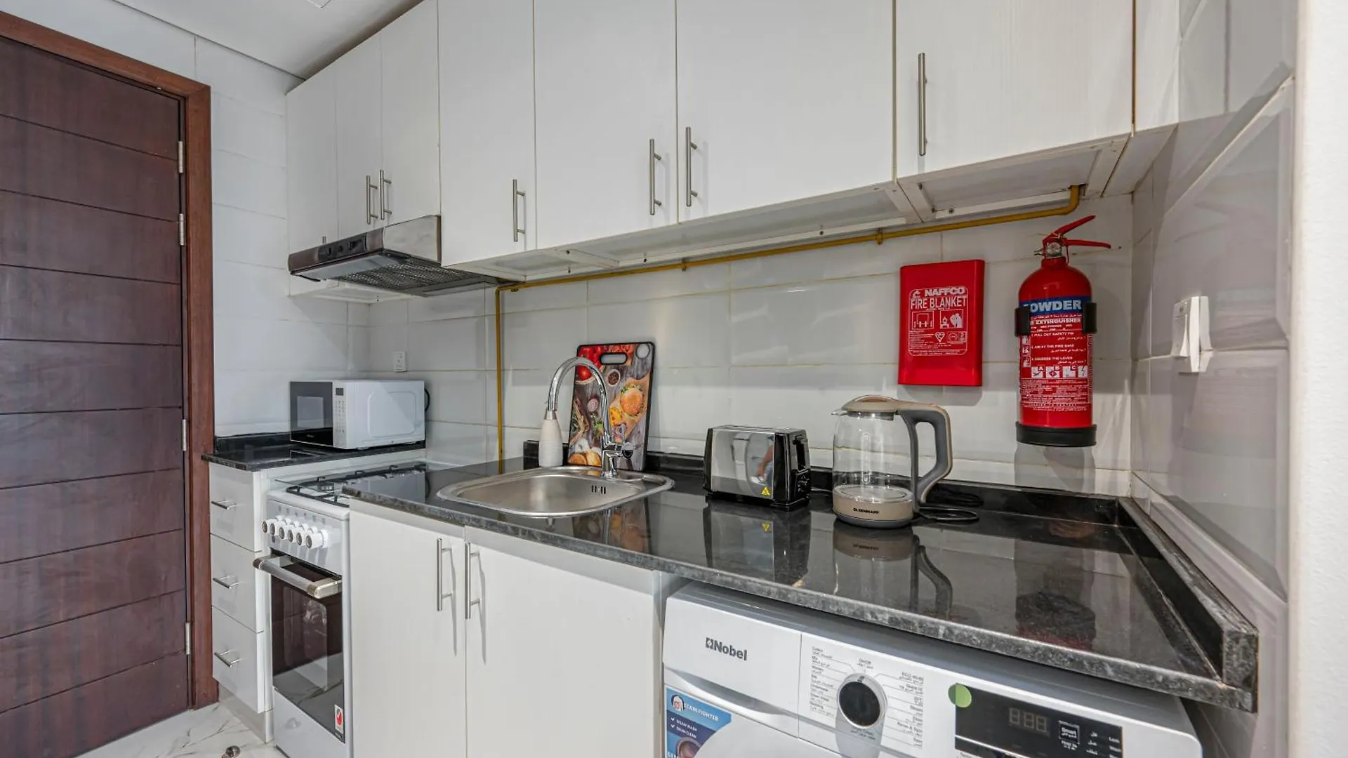 Cozy And Contemporary Studio In Dubailand Apartament