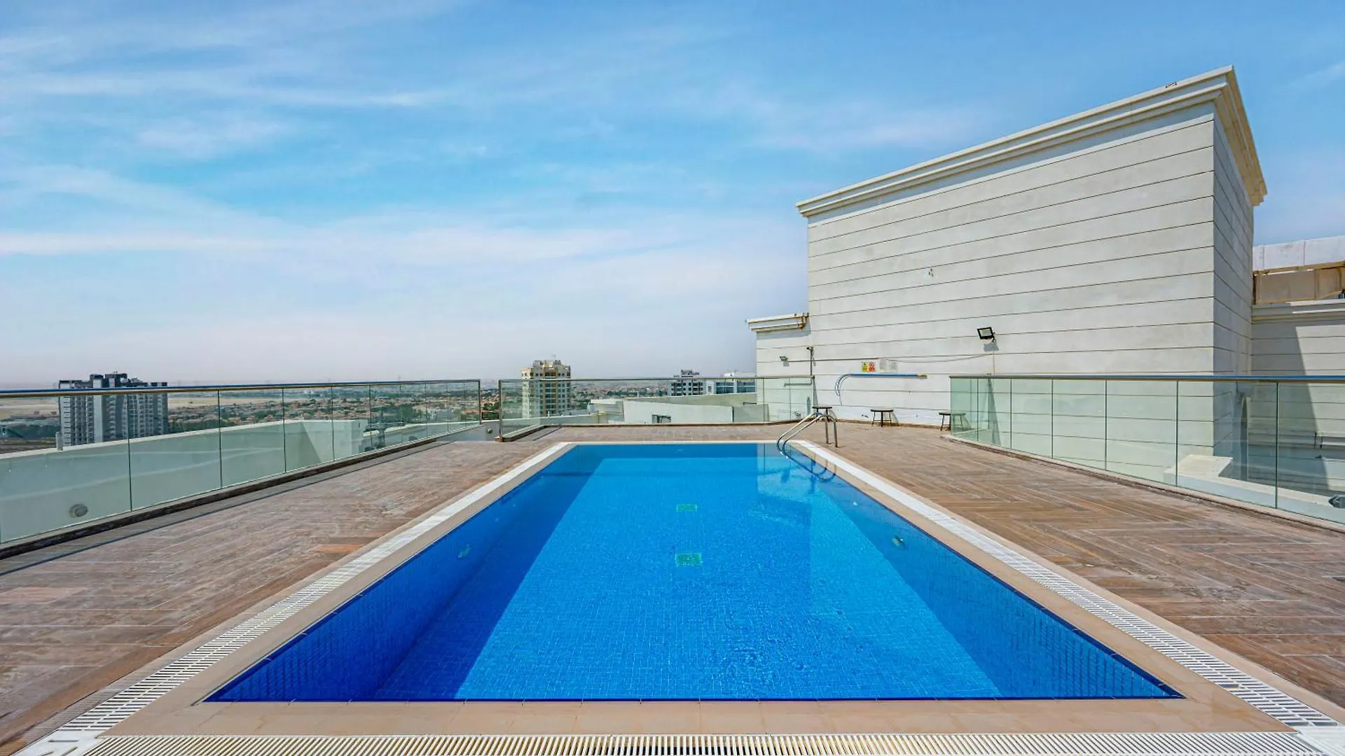 Cozy And Contemporary Studio In Dubailand