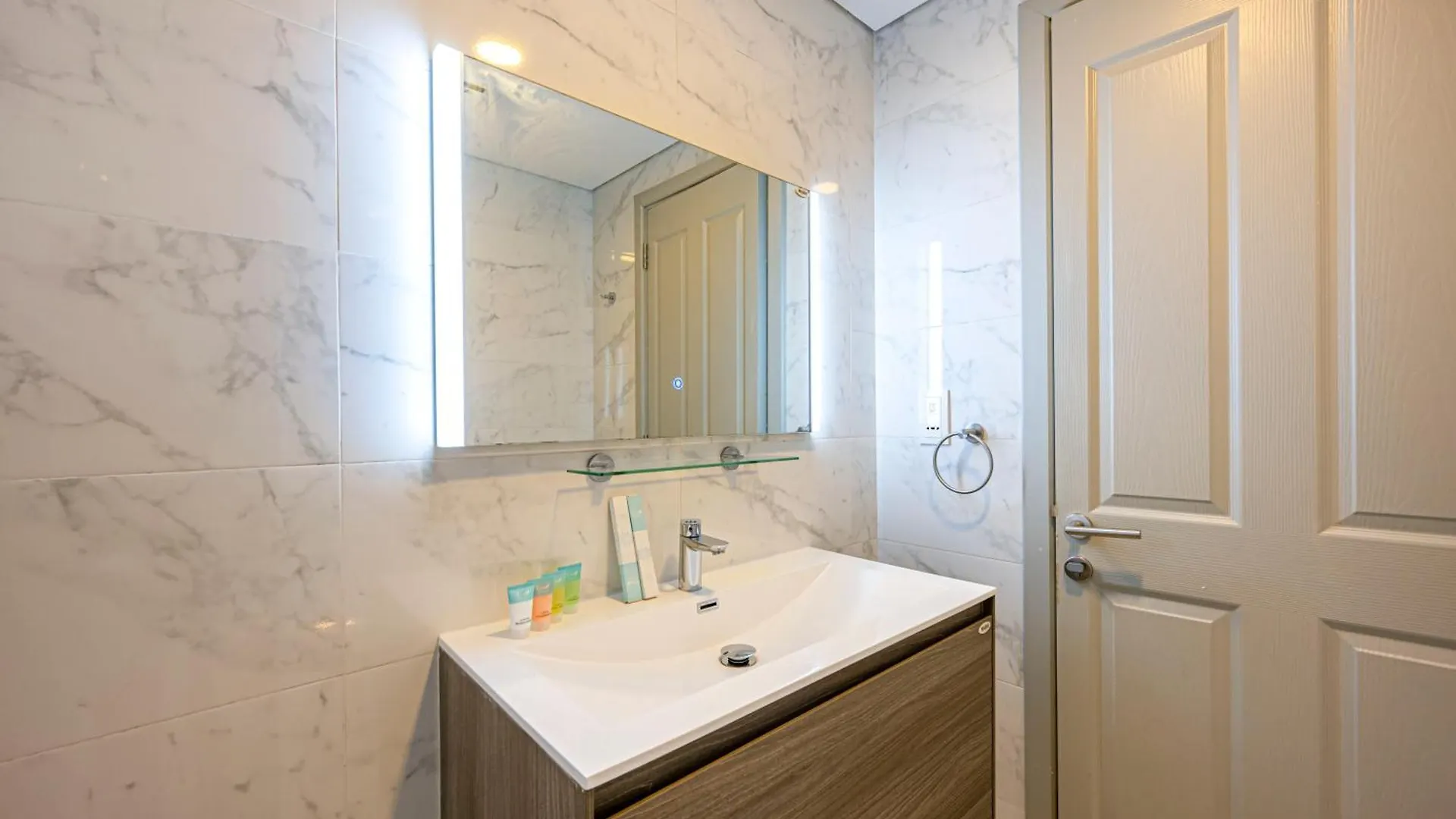 Cozy And Contemporary Studio In Dubailand Dubaj